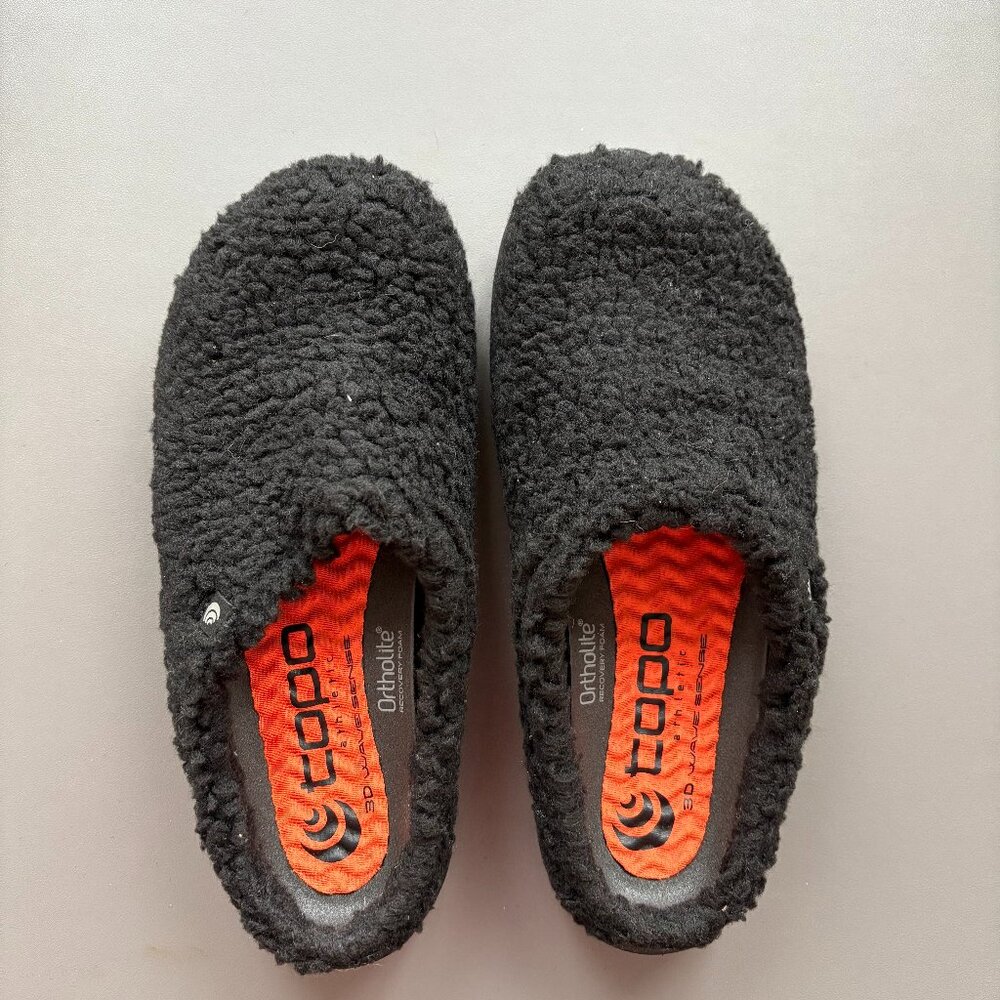 Topo Athletic Revive Slipper Womens Size 7.5